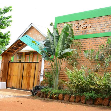 Iziba Lodge - Hoima Buitenkant foto